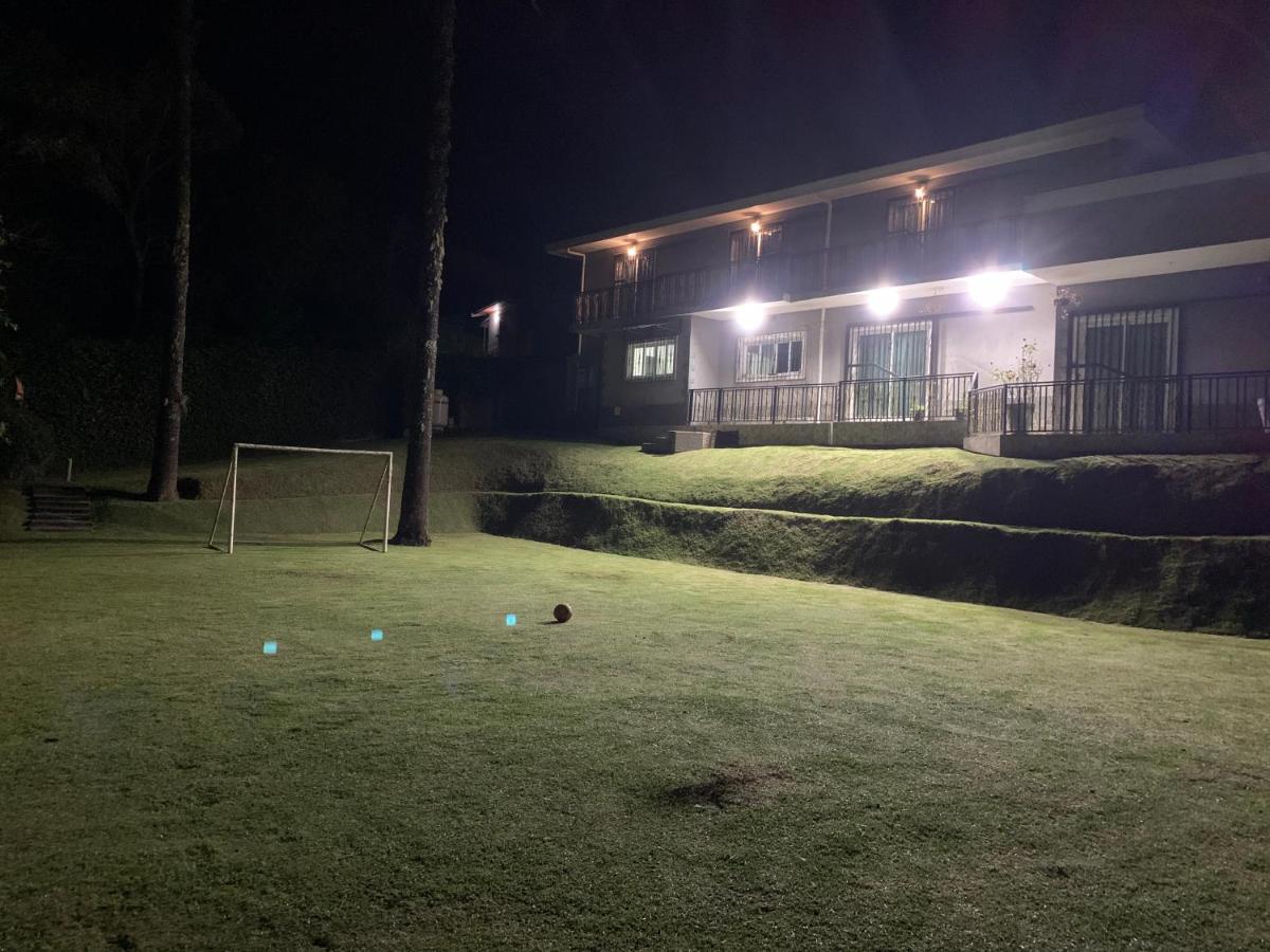 Excelente Casa, Bairro Nobre Em Campos Do Jordao Villa Buitenkant foto